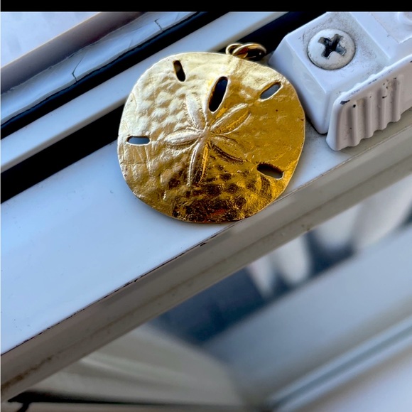James Avery sand dollar pendant